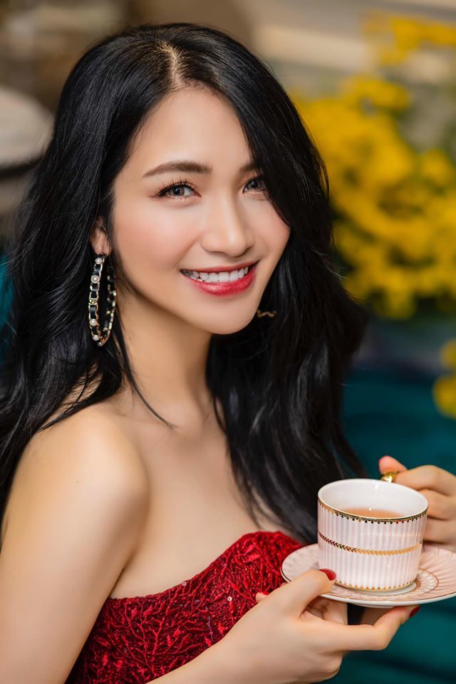 Hòa Minzy - Mẹ bỉm sữa sở hữu vẻ ngoài rạng rỡ như gái 18 4 Hòa Minzy là ai